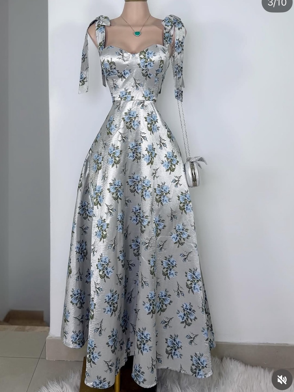 Jackie Jacquard Floral Sweetheart Midi Dress - Picture 3 of 8